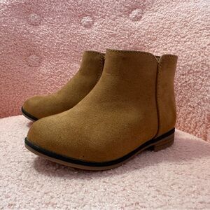 Cat & Jack little girl brown booties (size 7)